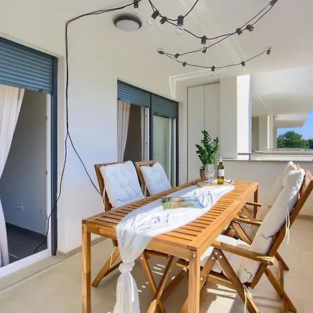 Awesome In With Kitchen Apartman *